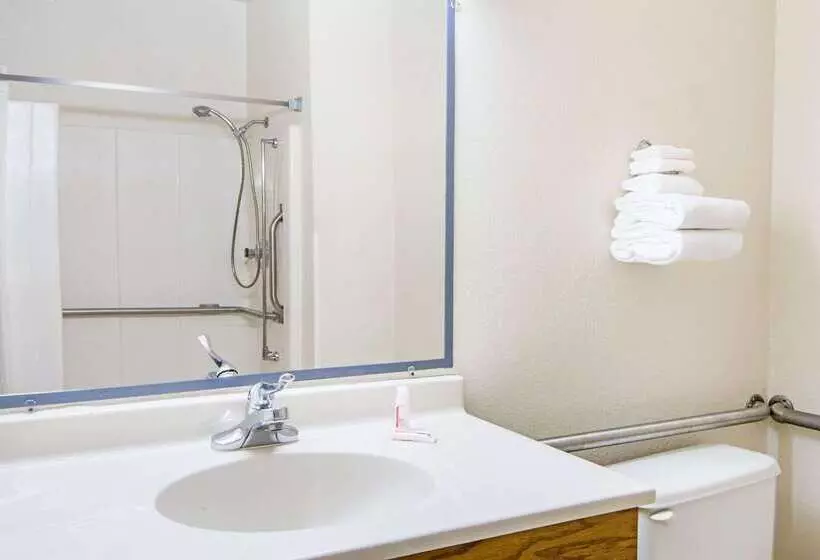 모텔 Super 8 By Wyndham Richfield Cleveland