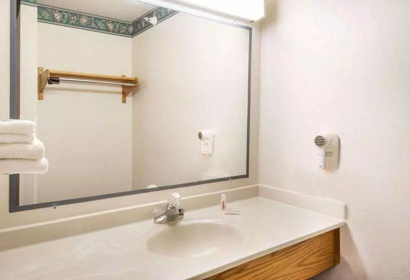 모텔 Super 8 By Wyndham Richfield Cleveland