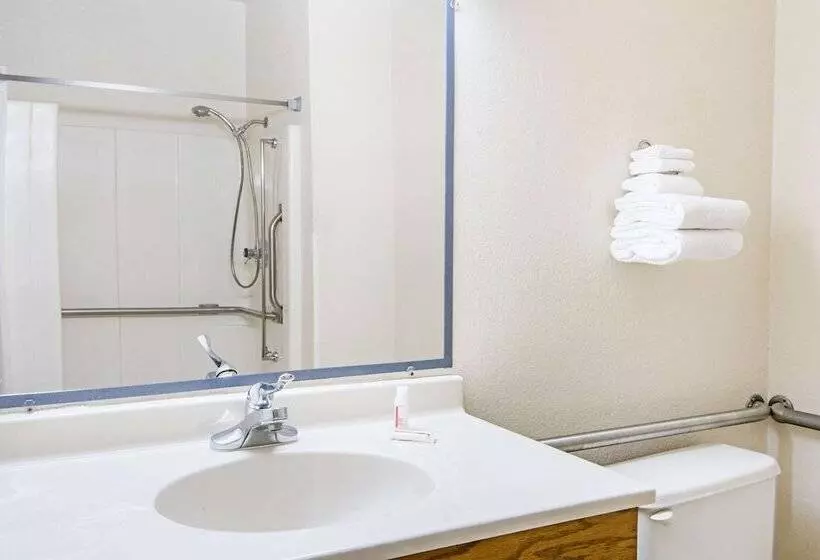 모텔 Super 8 By Wyndham Richfield Cleveland