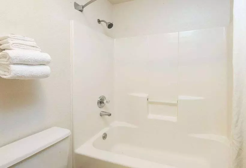 모텔 Super 8 By Wyndham Richfield Cleveland