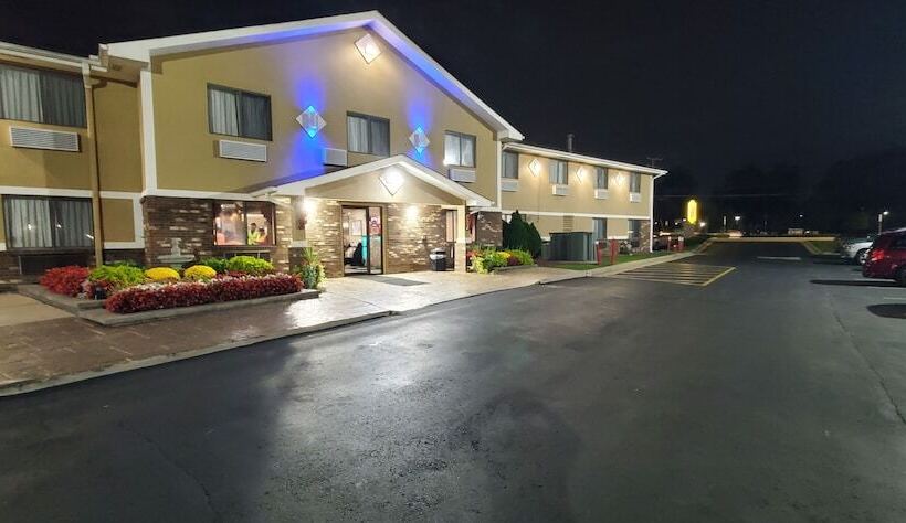 汽车旅馆  Super 8 By Wyndham Sterling Heights/detroit Area