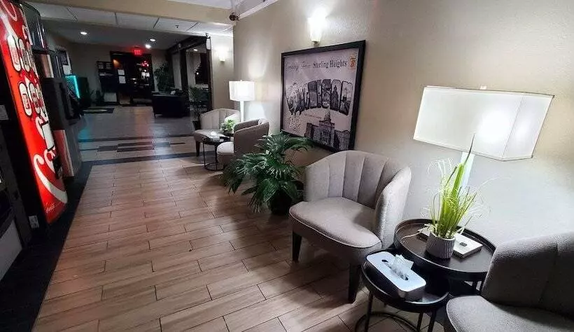 Мотель Super 8 By Wyndham Sterling Heights/detroit Area