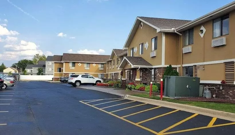 Мотель Super 8 By Wyndham Sterling Heights/detroit Area