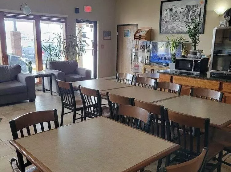 모텔 Super 8 By Wyndham Sullivan