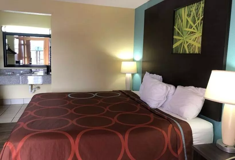 فندق على الطريق Super 8 By Wyndham Tulsa