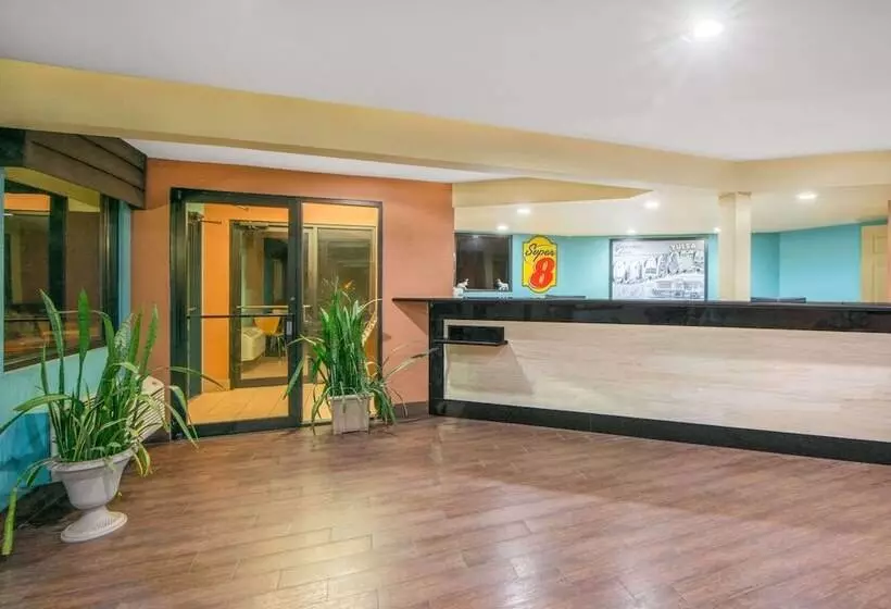 فندق على الطريق Super 8 By Wyndham Tulsa