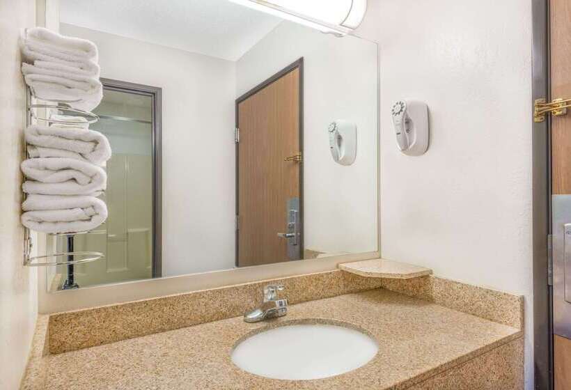 فندق على الطريق Super 8 By Wyndham Vincennes