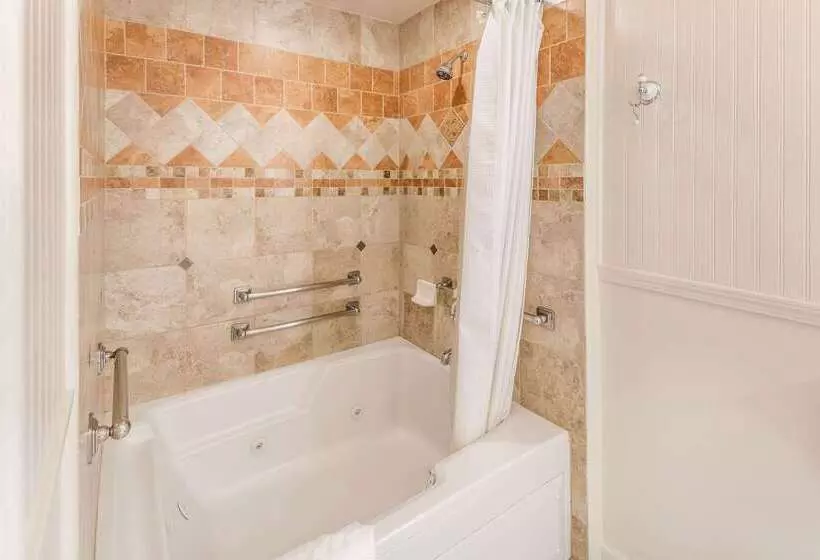 Tahoe Chalet, The Theme Inn