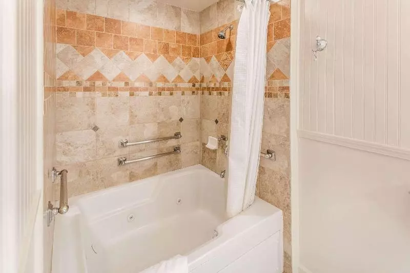 Tahoe Chalet, The Theme Inn