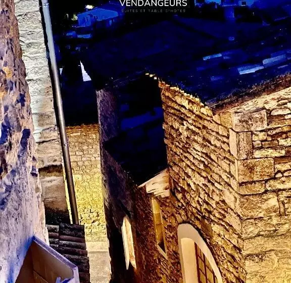 ベッドアンドブレックファースト La Maison Des Vendangeurs   Table D Hôtes Le Soir Du Jeudi Au Dimanche  Jacuzzi   Balnéo Spa   Acces