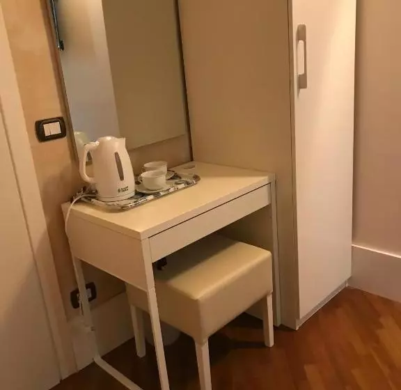 تختخواب و صبحانه Flora Inn Scotti S House   Due Passi In Centro