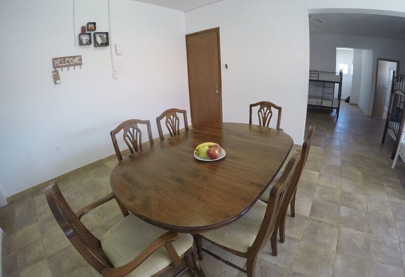 C.a.t Hostel Paphos Adult Only