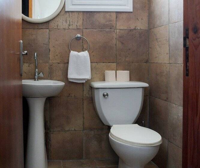 C.a.t Hostel Paphos Adult Only