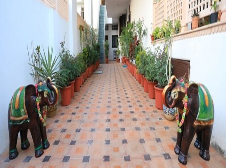 Harnawa Haveli   Hostel