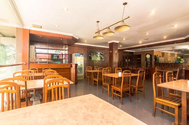 Holly Sentosa Hotel By Oyo Rooms
