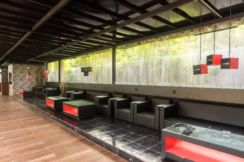Holly Sentosa Hotel By Oyo Rooms