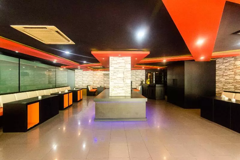 Holly Sentosa Hotel By Oyo Rooms