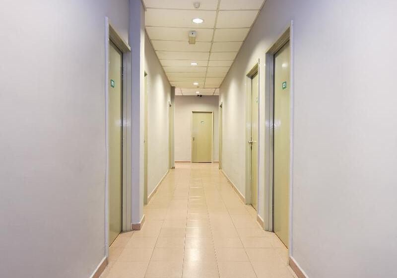 هتل 22 By Oyo Rooms