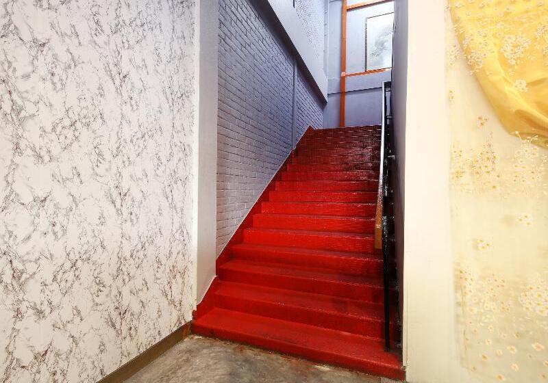 هتل 22 By Oyo Rooms