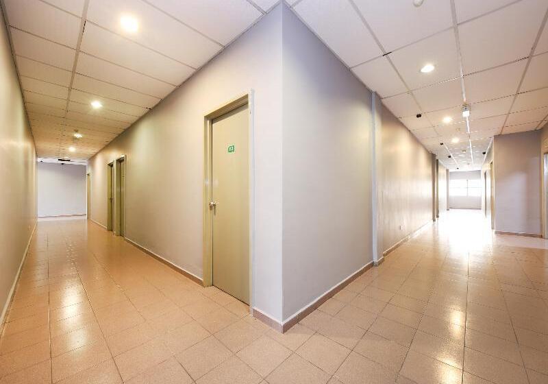 هتل 22 By Oyo Rooms