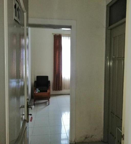 ホテル Asria By Oyo Rooms