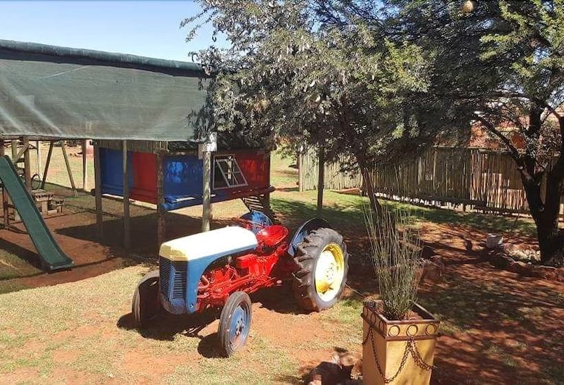 בית מלון כפרי Sisibala Game Farm