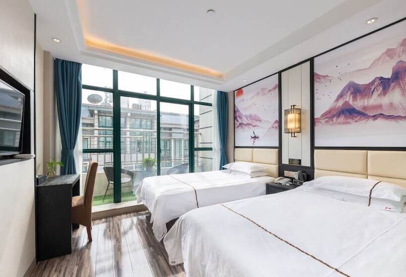 Hotel Yiwu Luck Bear