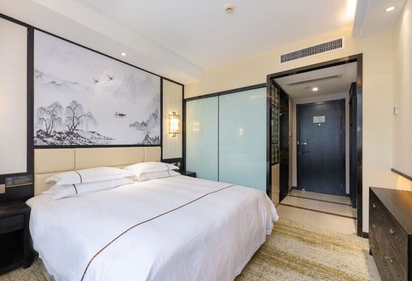 Hotel Yiwu Luck Bear