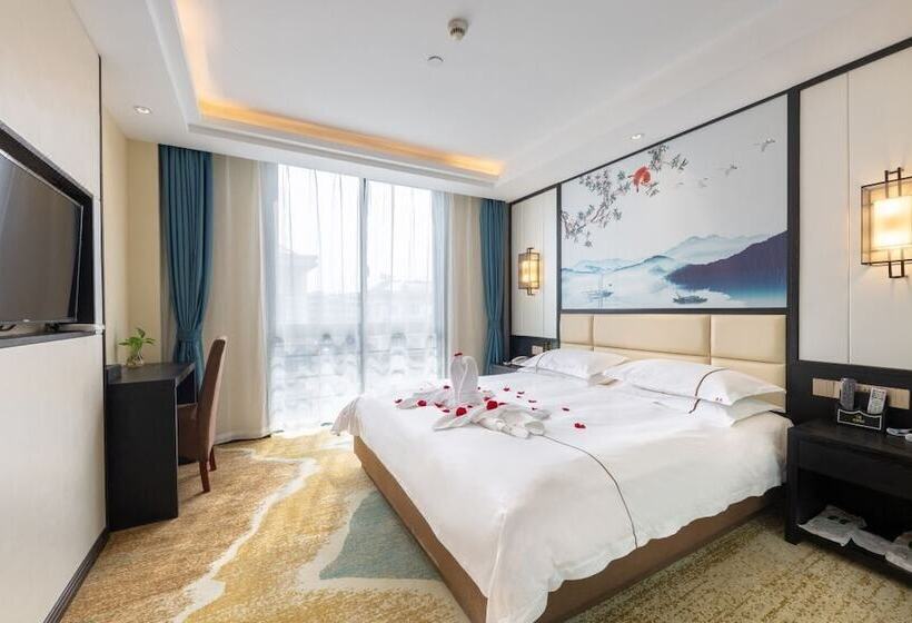 Hotel Yiwu Luck Bear