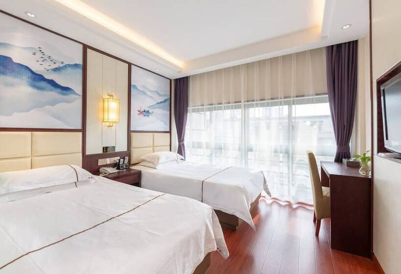 Hotel Yiwu Luck Bear