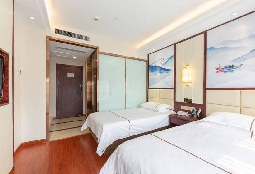 Hotel Yiwu Luck Bear