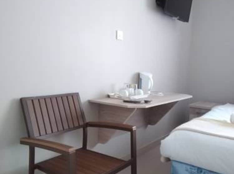 Ivory Inn Bed & Breakfast