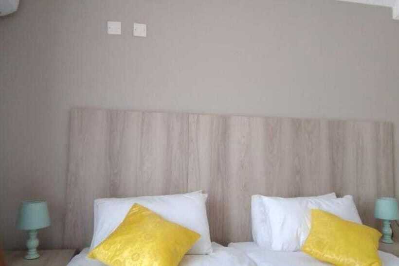 Ivory Inn Bed & Breakfast