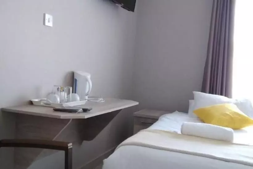 Ivory Inn Bed & Breakfast