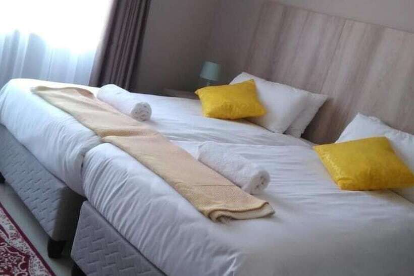 Ivory Inn Bed & Breakfast