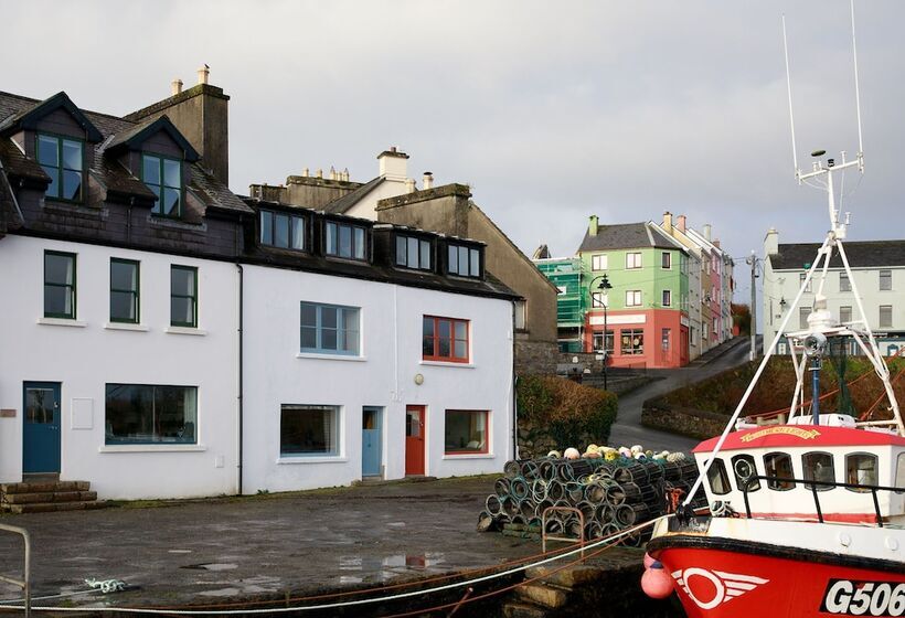 Roundstone Quay House