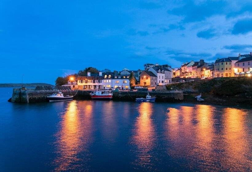 Roundstone Quay House