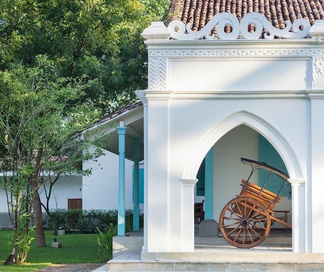 リゾートホテル Kathaluwa Mahawalawwa