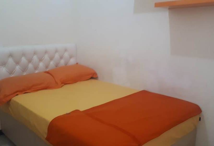 هاستل Spot On 1715 The Grand Residence