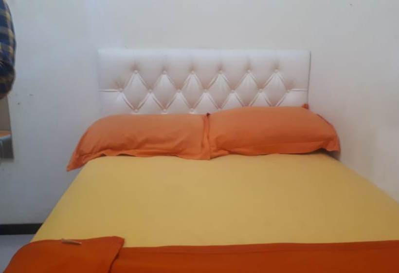 هاستل Spot On 1715 The Grand Residence