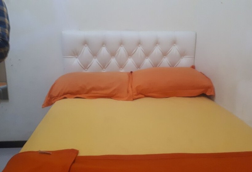 هاستل Spot On 1715 The Grand Residence