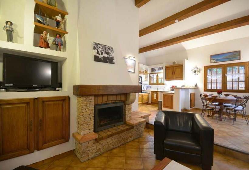 Entre Mer Et Collines