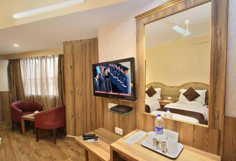 هتل Empire International  Church Street