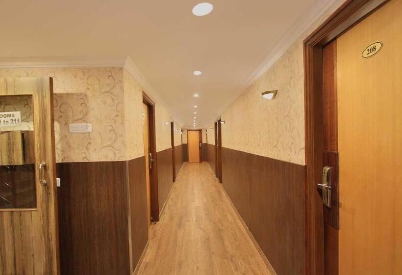 هتل Empire International  Church Street