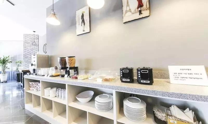 Hotelli Gwangju Songjeong  The Sol