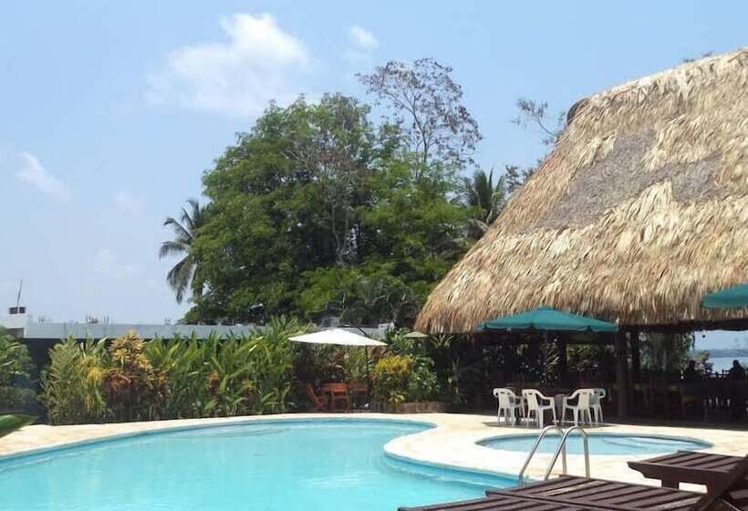 هتل Viñas Del Lago