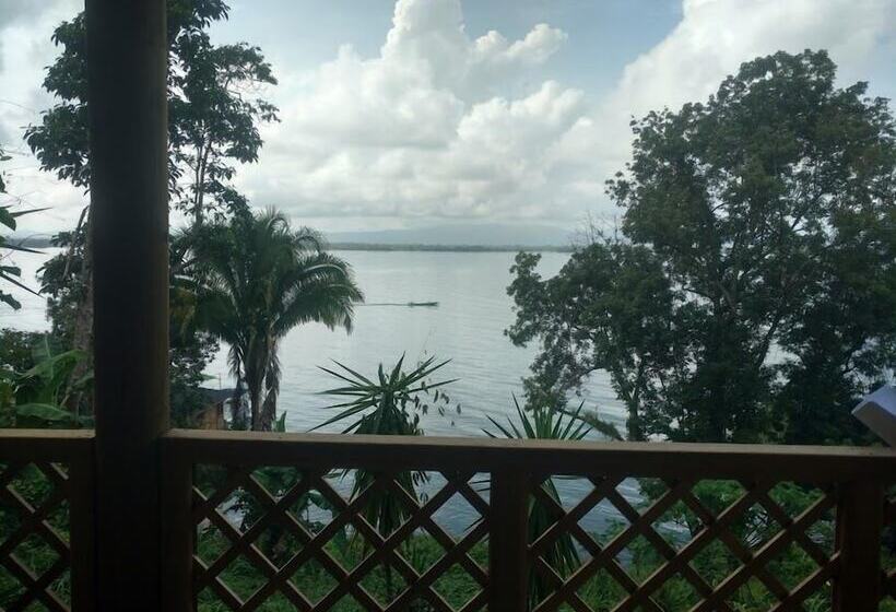 هتل Viñas Del Lago