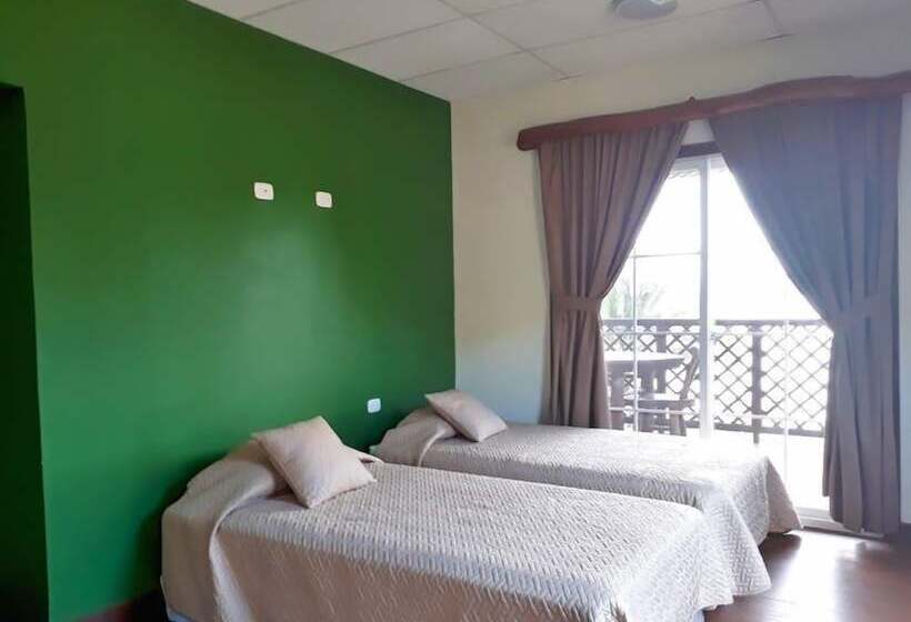 هتل Viñas Del Lago