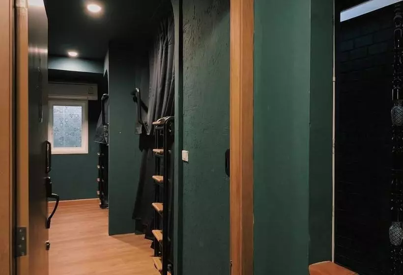 Mystery Hostel By Oyo Rooms