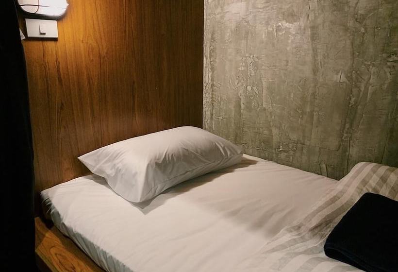 Mystery Hostel By Oyo Rooms